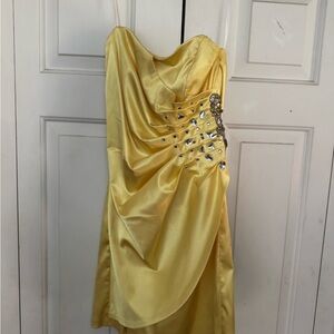 Elegant Yellow Evening Dress